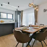 Gio Villa *