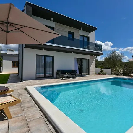 Gio Villa