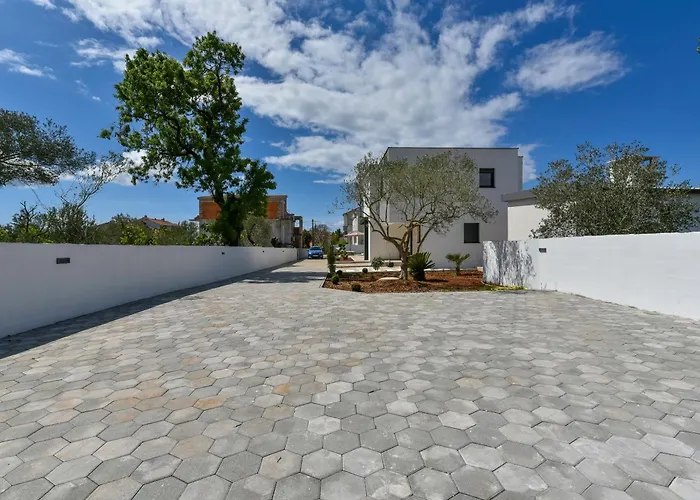 Gio Вилла Сукошан